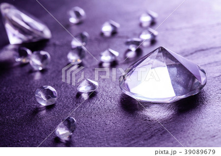 different diamonds 39089679