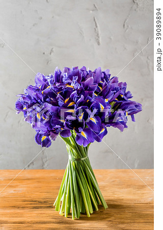iris flowers bouquet iris flowers bouquet 39089894