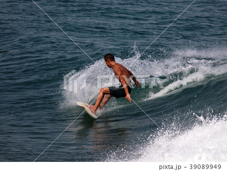 サーファー サーフィン 練習 サーファー サーフィン 練習 39089949
