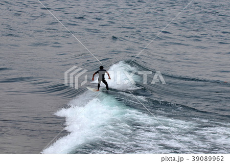 サーファー　サーフィン　練習 39089962