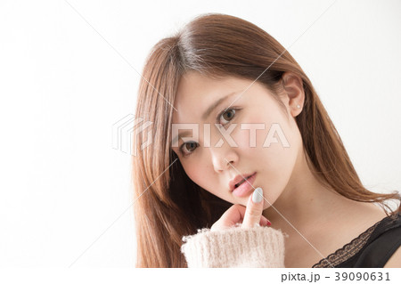 ロングヘアの女性 39090631