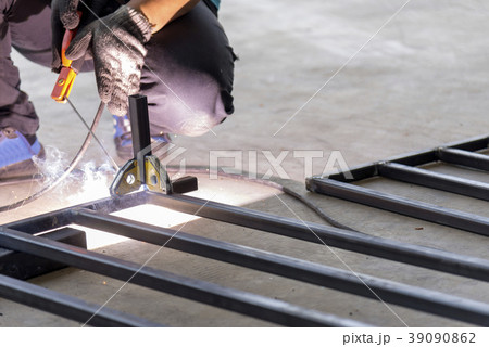 The welding operator The welding operator 39090862