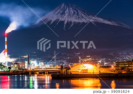 《静岡県》富士山を望む・田子の浦の夜景 39091624