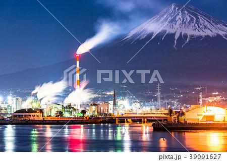 《静岡県》富士山を望む・田子の浦の夜景 39091627