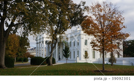 アメリカ ホワイトハウス　西側　秋 39092301