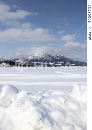 冬の磐梯山 冬の磐梯山 39093536
