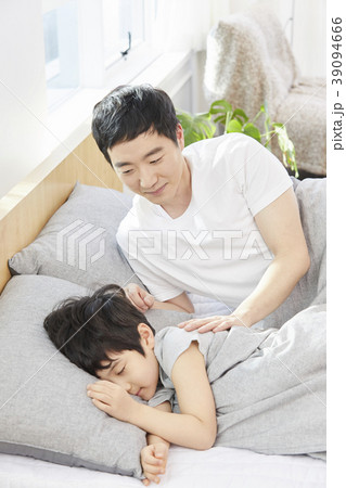 息子 お父さん 父 39094666