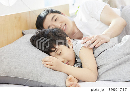 息子 お父さん 父 39094717
