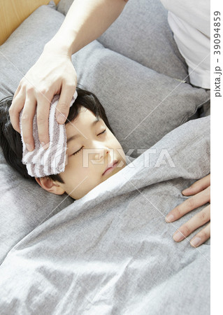 病気 男 男性 39094859
