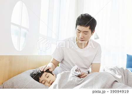 看護 息子 お父さん 39094919