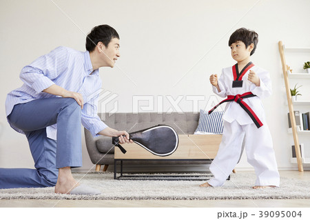 息子 お父さん 父 39095004