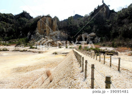 やきものの町 有田の町並み(泉山磁石場) やきものの町 有田の町並み(泉山磁石場) 39095481