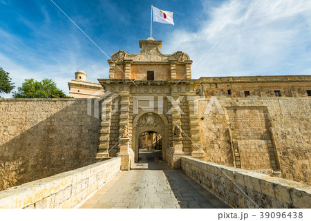 Fortified gate to Mdina,Silent City in Malta Fortified gate to Mdina,Silent City in Malta 39096438