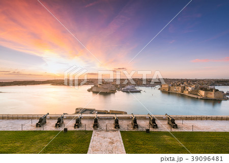 Beautiful sunrise over Three Cities in Malta 39096481