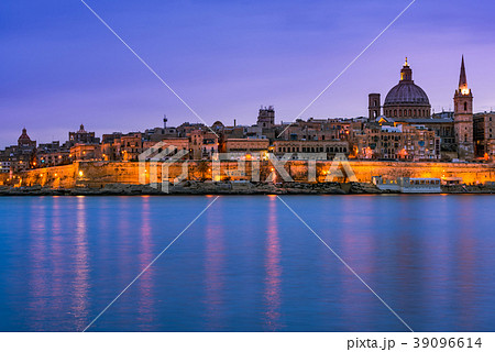 Evening view on skyline of Valletta,Malta Evening view on skyline of Valletta,Malta 39096614