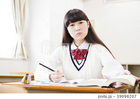 学校　教室　教育　勉強　学習 39098207