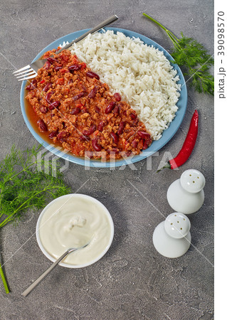 simply chili con carne with rice 39098570