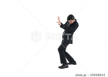 ビジネス、押す　堪える　圧力　プレッシャー 39098642