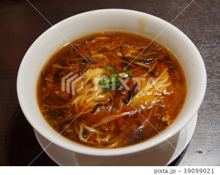酸辣湯麺 39099021