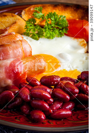 Full english breakfast. Full english breakfast. 39099147