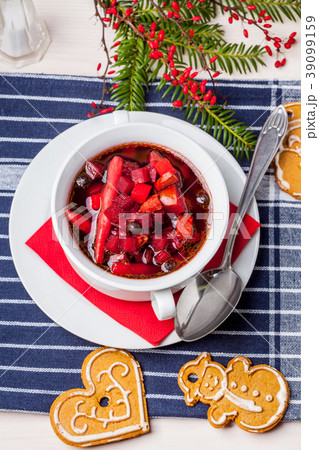 Ukrainian and russian national red borscht. Ukrainian and russian national red borscht. 39099159