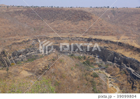 世界遺産　インド　アジャンター石窟寺院群 39099804