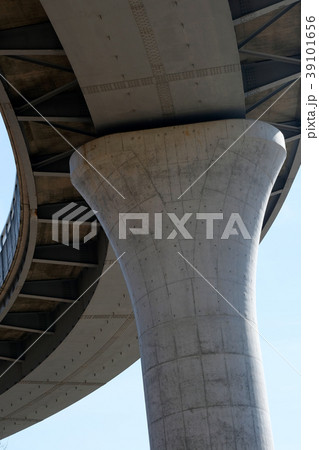 真光寺ループ橋の橋脚 39101656