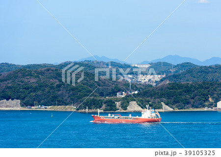 早春の青空（関門海峡） 39105325