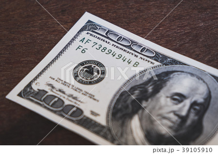 hundred dollar bill closeup - cash money concept 39105910