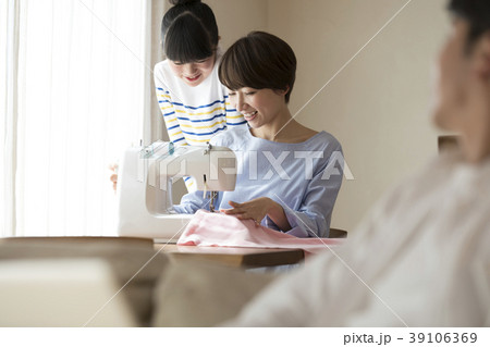 家事　裁縫　ミシン 39106369