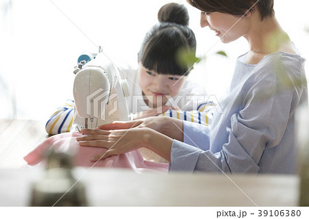 家事　裁縫　ミシン 39106380