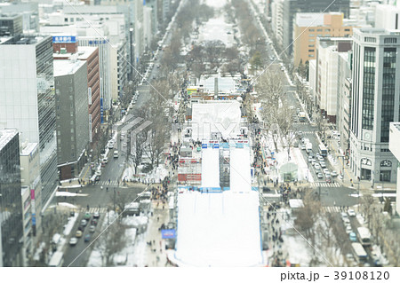 さっぽろテレビ塔からの眺め（雪まつり会場） 39108120