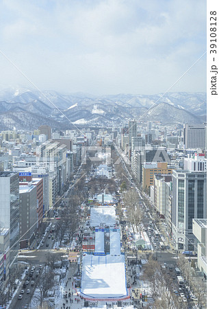 さっぽろテレビ塔からの眺め（雪まつり会場） 39108128