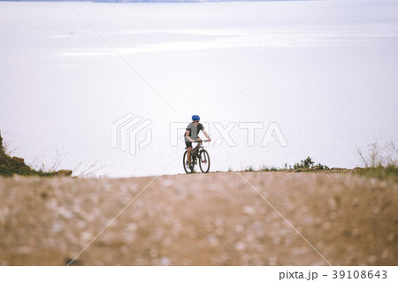 Theme tourism and cycling on mountain biking. guy 39108643
