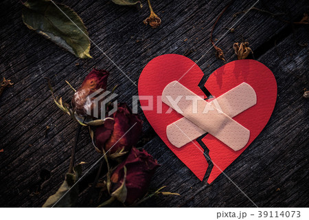 Heart broken, Love and Valentines day concept. 39114073