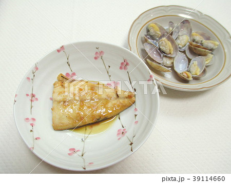 サバの切り身の煮物とあさりの酒蒸し 39114660
