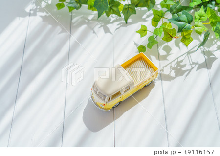 おもちゃの車 39116157