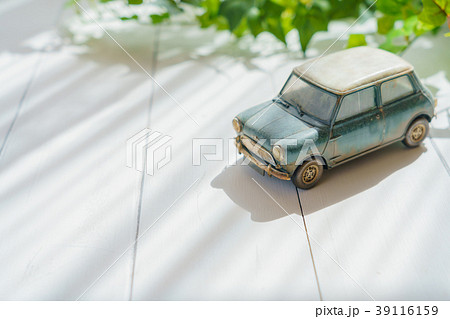 おもちゃの車 39116159