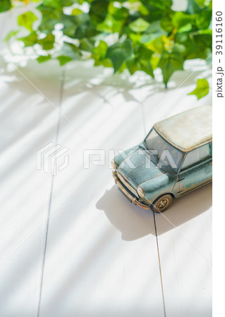 おもちゃの車 39116160