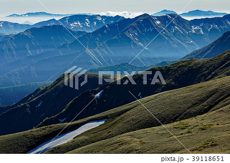 上越国境・平標山から見る谷川連峰と巻機山 39118651