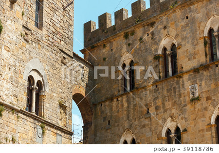 Volterra street scene, Tuscany, Italy Volterra street scene, Tuscany, Italy 39118786