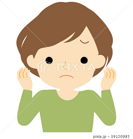 広がる髪に悩む女性 39120985