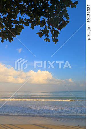 バリ島ジンバランビーチ 39121527