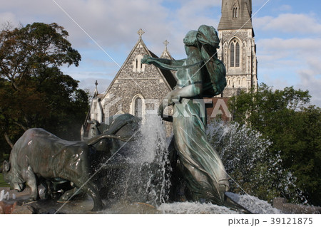 View of famous Gefion Fountain (Gefionspringvandet 39121875