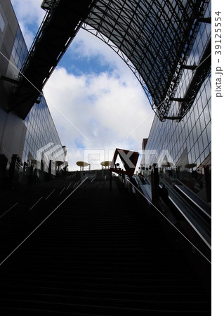 京都駅の大階段-2- 京都駅の大階段-2- 39125554