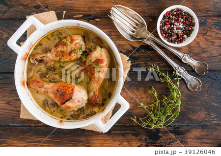 Chicken drumsticks baked with mustard Chicken drumsticks baked with mustard 39126046