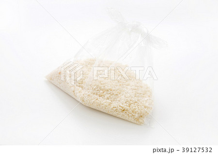 ビニール袋に入ったパン粉 39127532