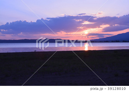 猪苗代湖と夕日 猪苗代湖と夕日 39128010