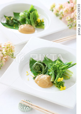 春の山菜酢味噌和え 39128930