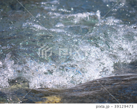 水の流れ（長良川-岐阜県郡上市美並町） 39129473